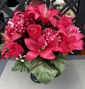 Bouquet de lys, roses et chrysanthèmes en vase - Artificiel