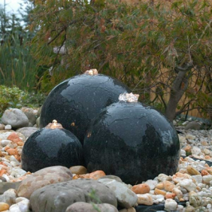 Kit fontaine de jardin London - Ubbink- noir - Matière Terrazzo - 3 boules - Ø17-25-33 cm