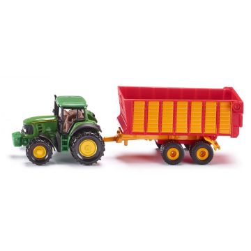 Tracteur John Deere avec remorque d'ensilage